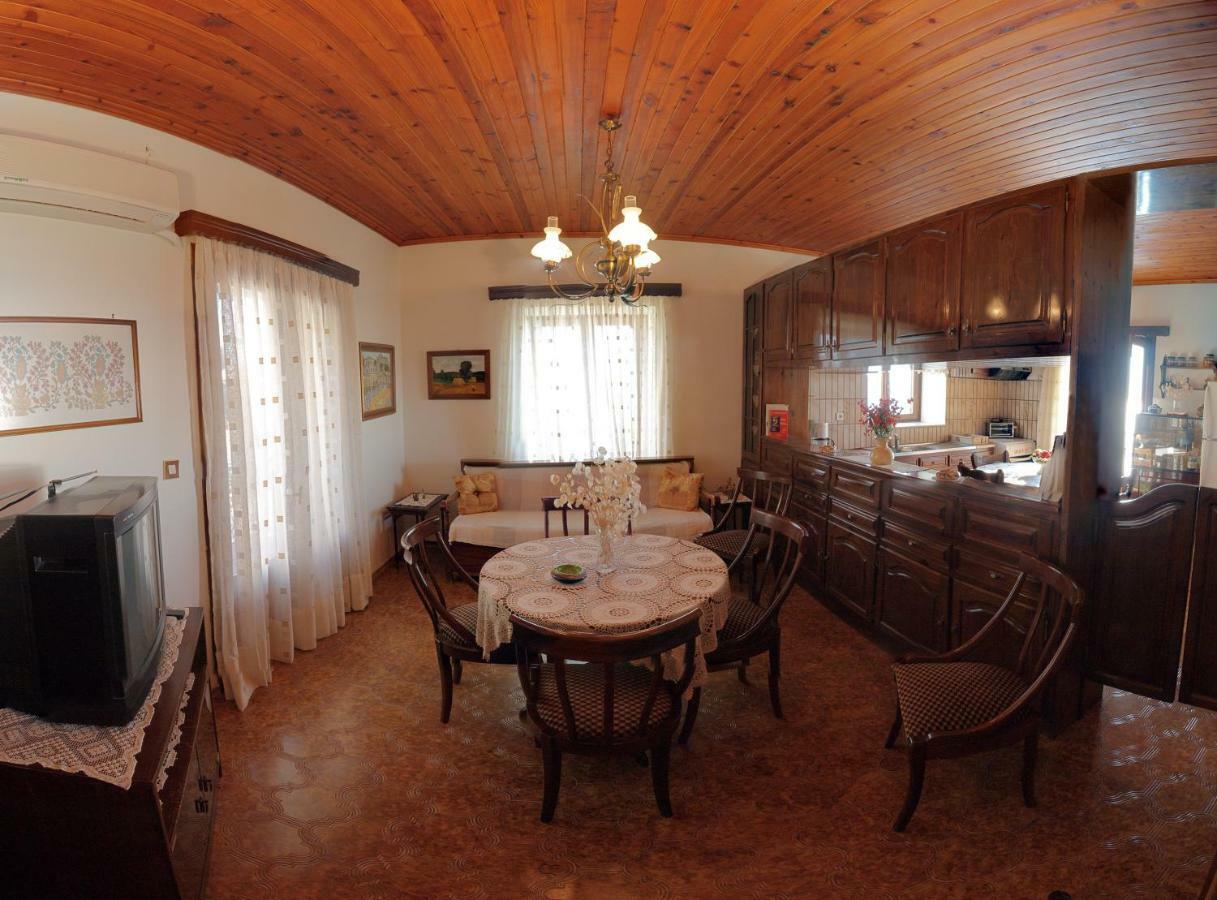 House Chrissa Apartment Митимна Екстериор снимка